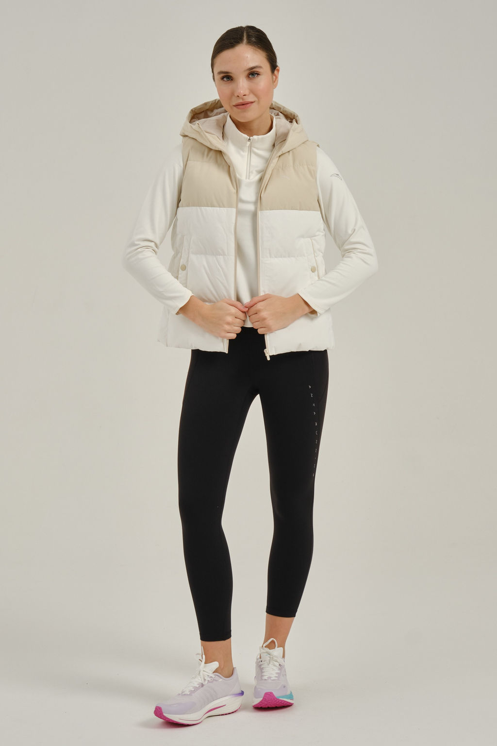 Жилет пуховый Бежевый/Белый