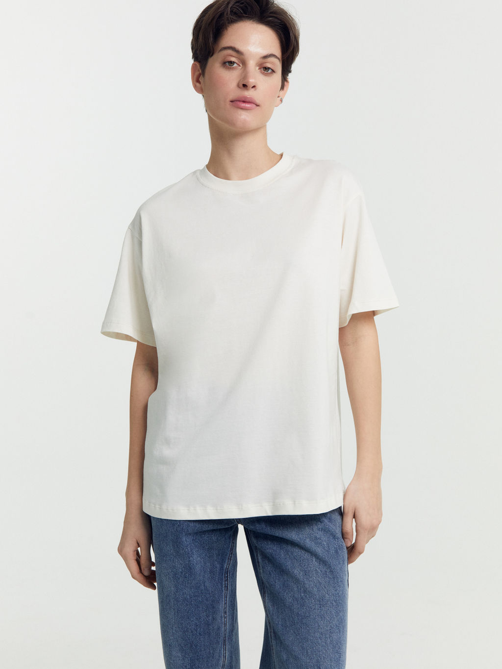 Футболка женская в молочно-белом цвете молочный 112678 - Mark formelle фото 5