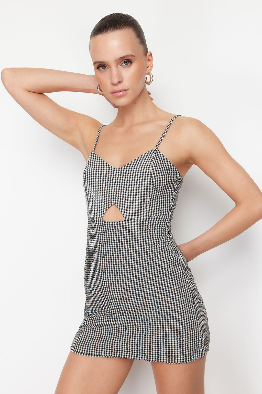 TRENDYOLMILLA Yesil Kareli Pencere Detayl? Ask?l? Mini Dokuma Tulum TWOSS22TU0277  фото 16