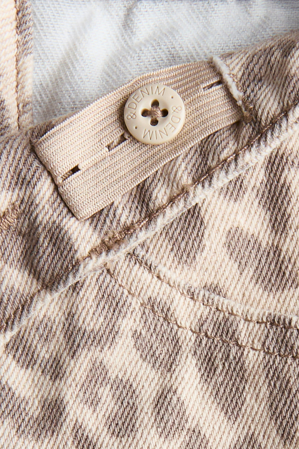 Vaquero corto con detalles bordados - H&m фото 5