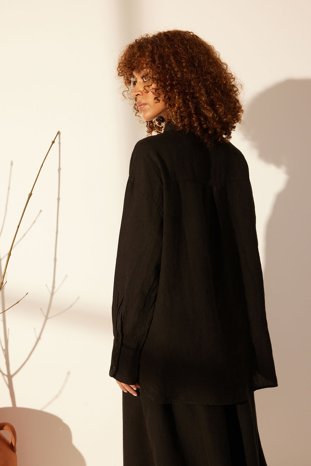 Siyah %100 Keten Oversize Gomlek TWOSS23GO00443