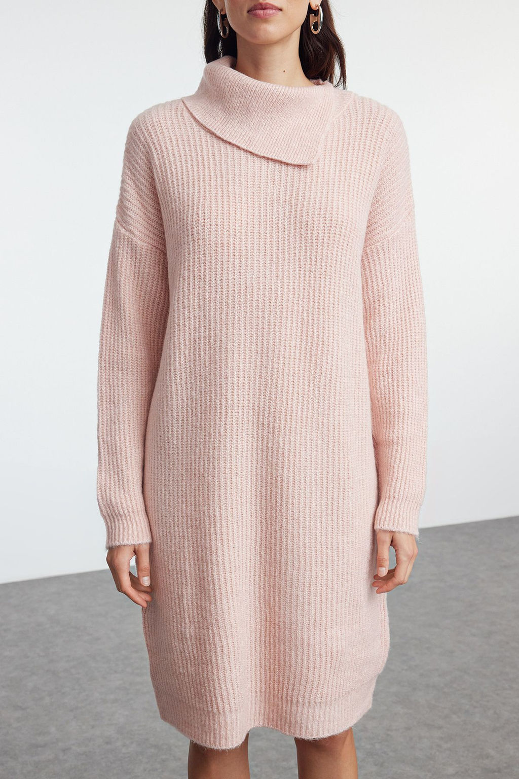 TRENDYOLMILLA Tas Mini Triko Yumusak Dokulu Devrik Yaka Elbise TWOAW25EL00020  фото 3