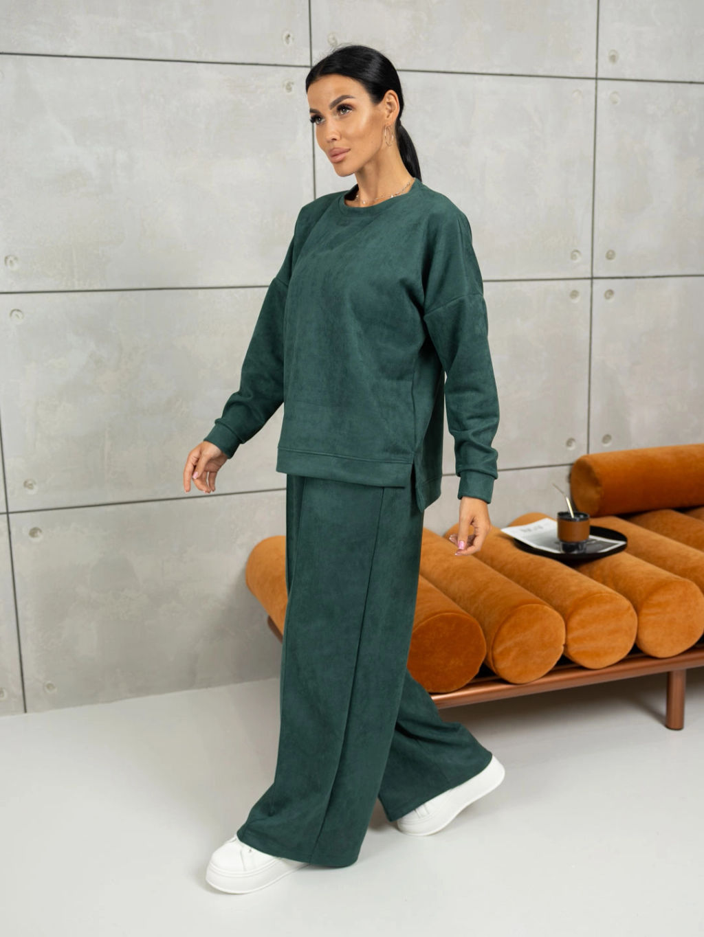 Костюм женский под замшу мод.2082 - Барболета фото 9