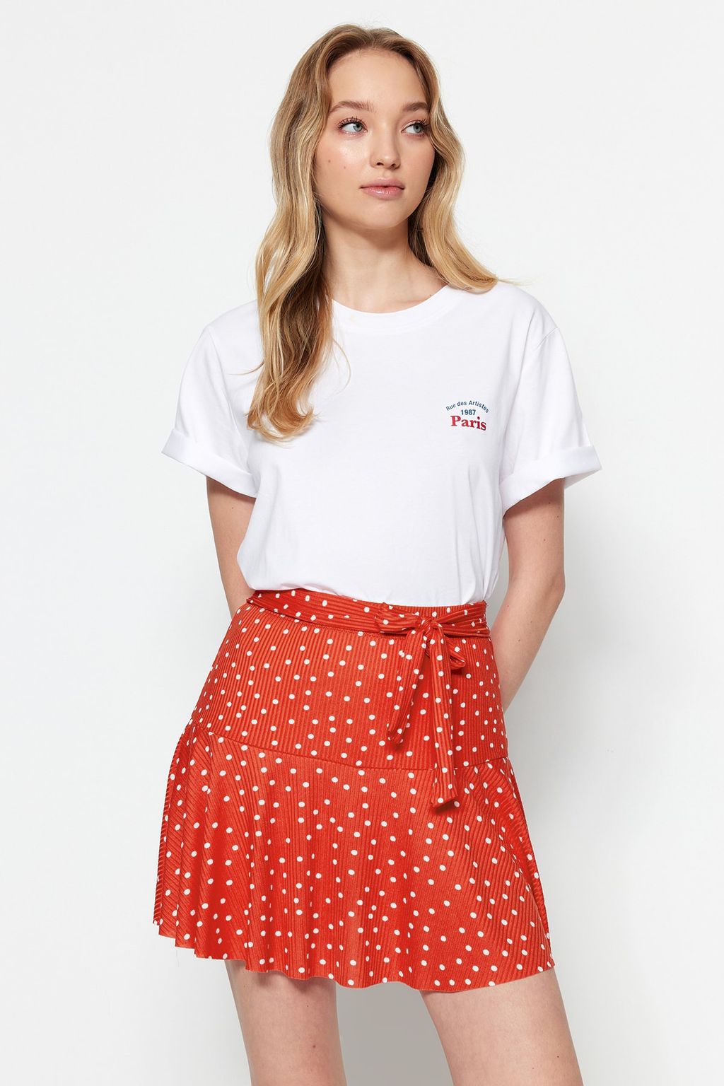 TRENDYOLMILLA K?rm?z? Etek Gorunumlu Yuksek Bel Mini Orme Sort TWOSS21SR0621 фото 51