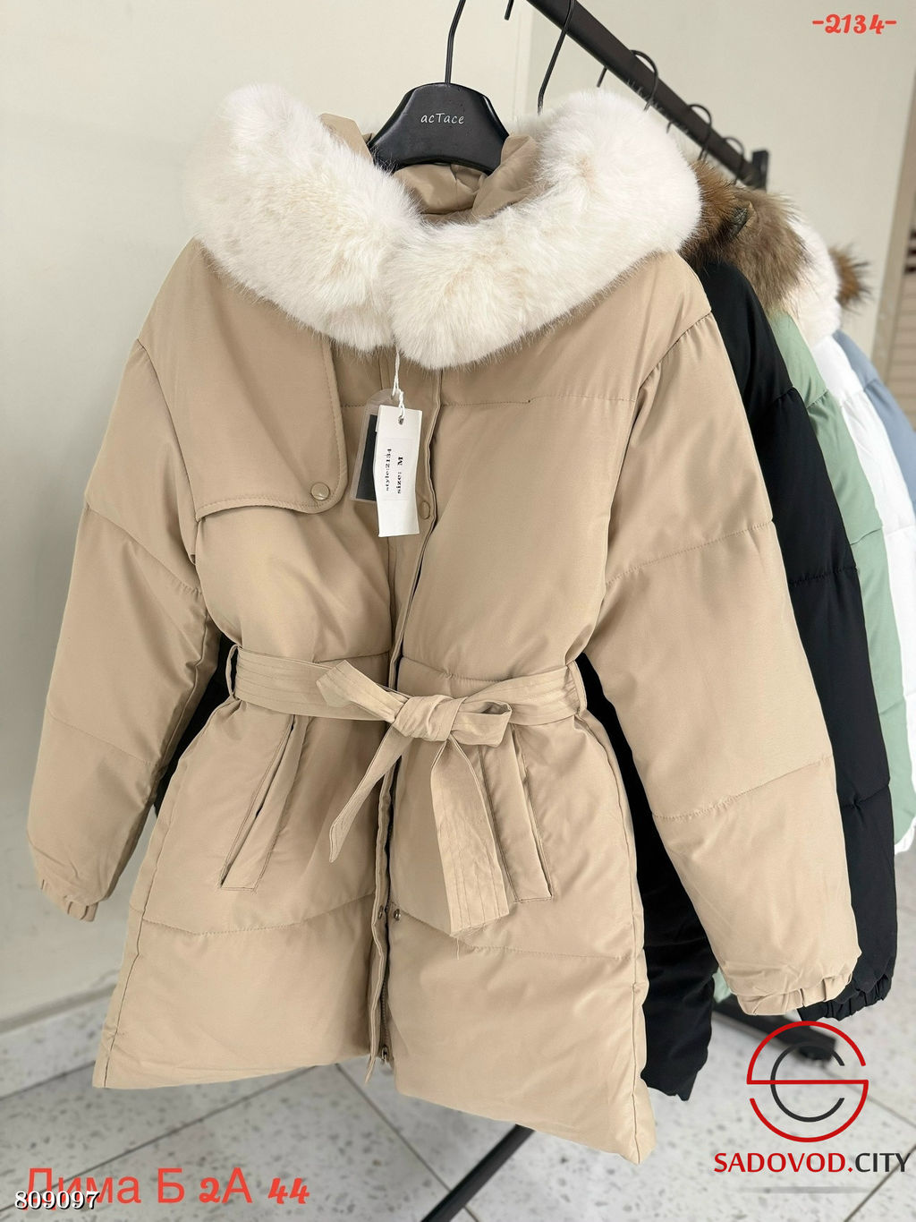 женская зимняя куртка с капюшоном - Bruno фото 2