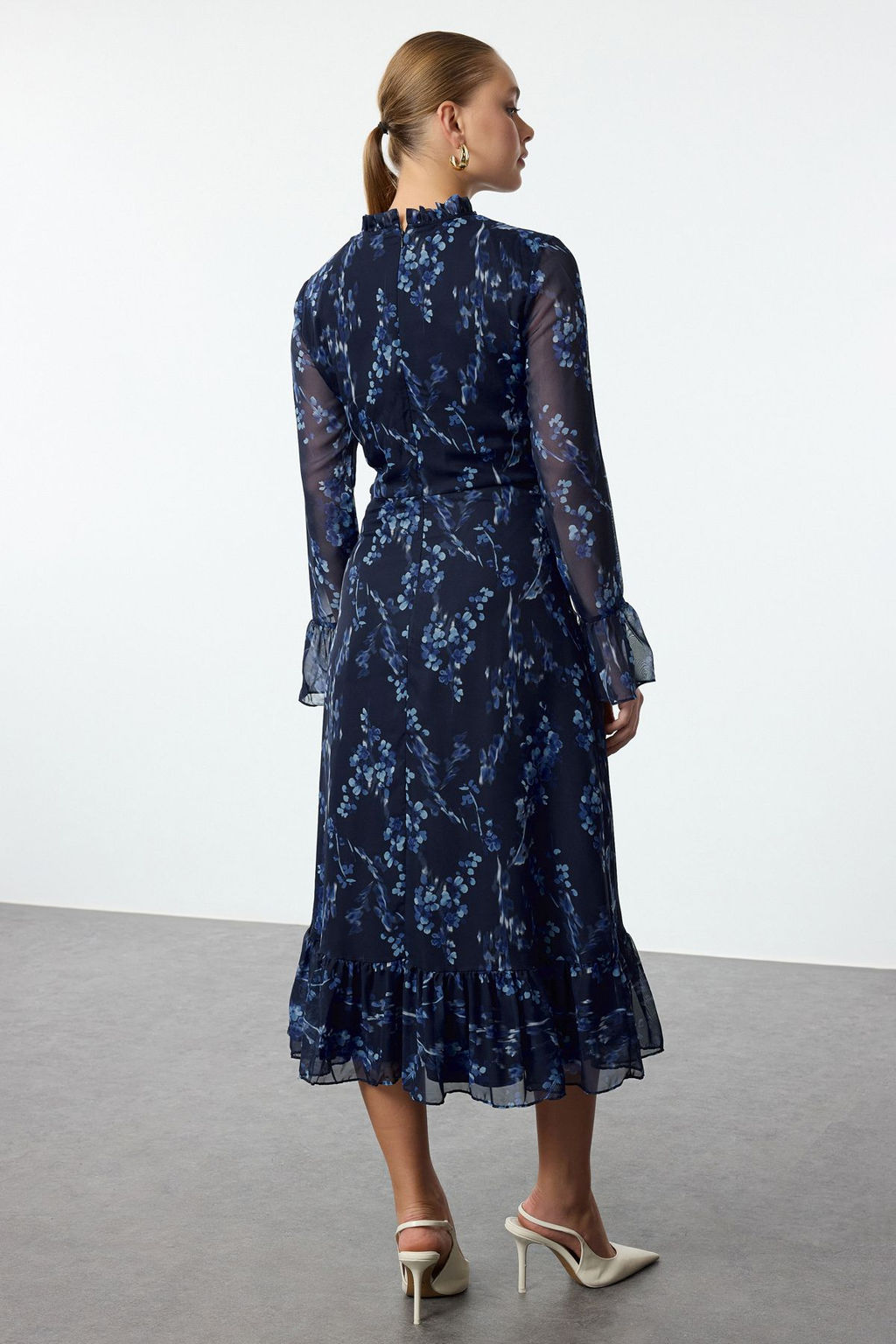 Mavi Cicek Desenli A Kesim Dik Yaka Midi Astarl? Sifon Dokuma K?sl?k Elbise TWOAW25EL00173