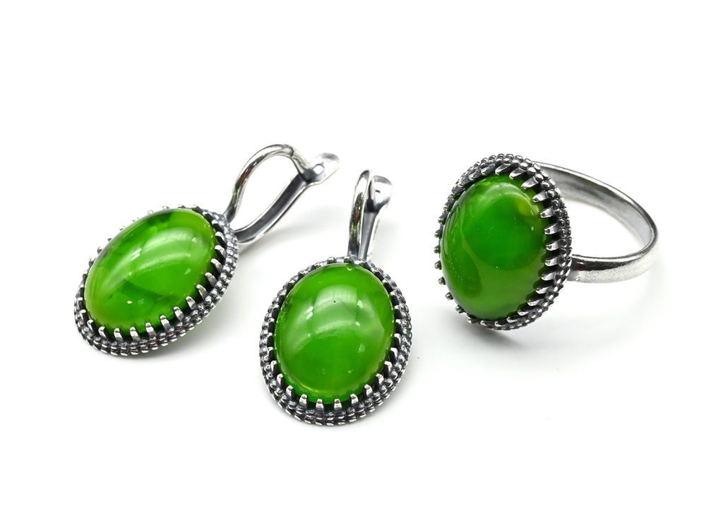 Кольцо Серьги с янтарем имитация размер 17