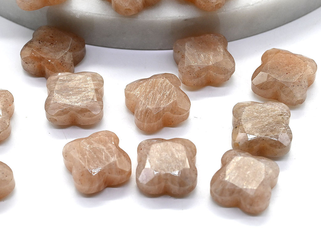 Бусина для творчества Клевер из беломорита 13*13мм с гранями, 1шт Радуга камня