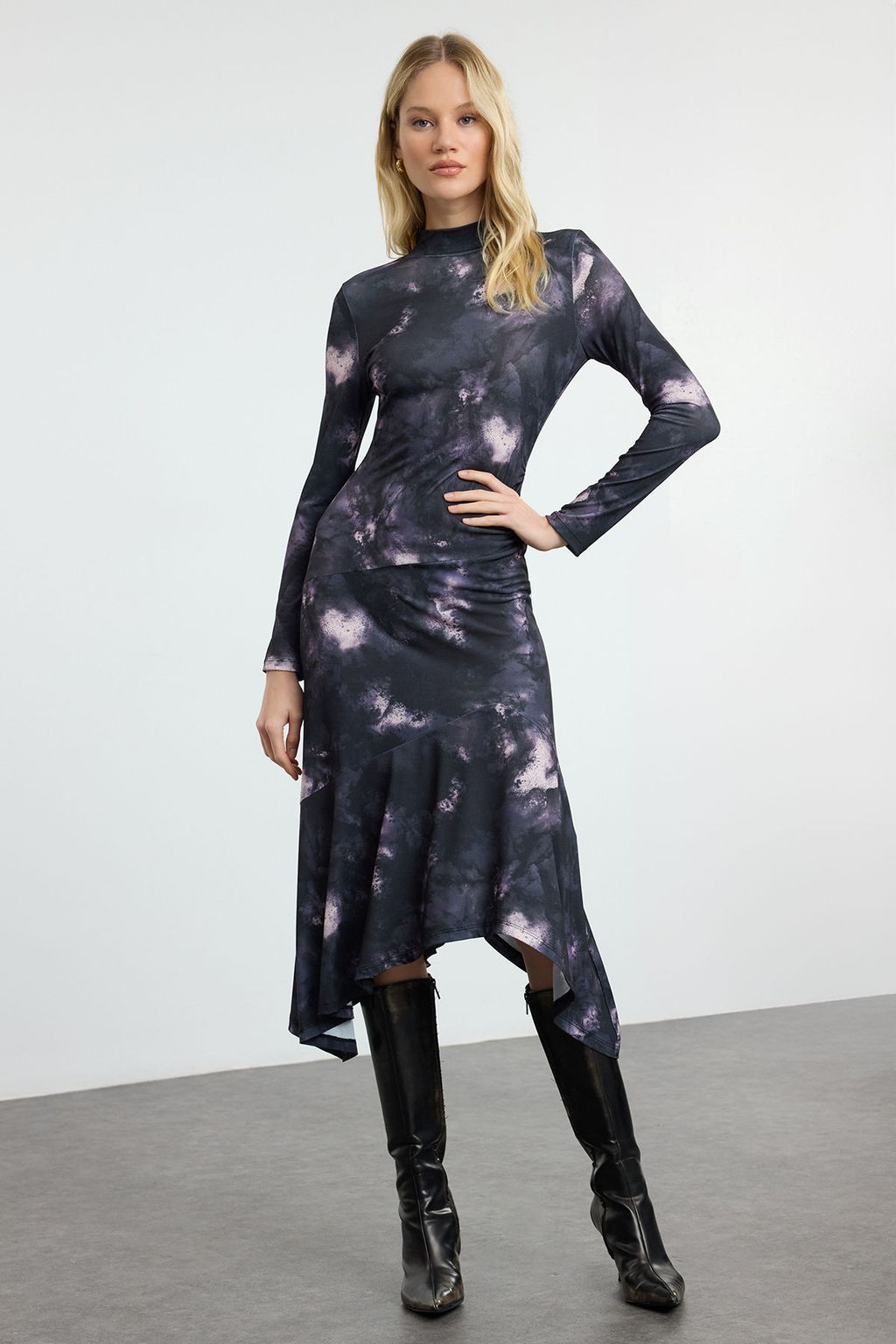 TRENDYOLMILLA Cok Renkli Fitted/Vucuda Oturan Bask?l? Midi Orme Elbise TWOAW25EL00527  фото 2