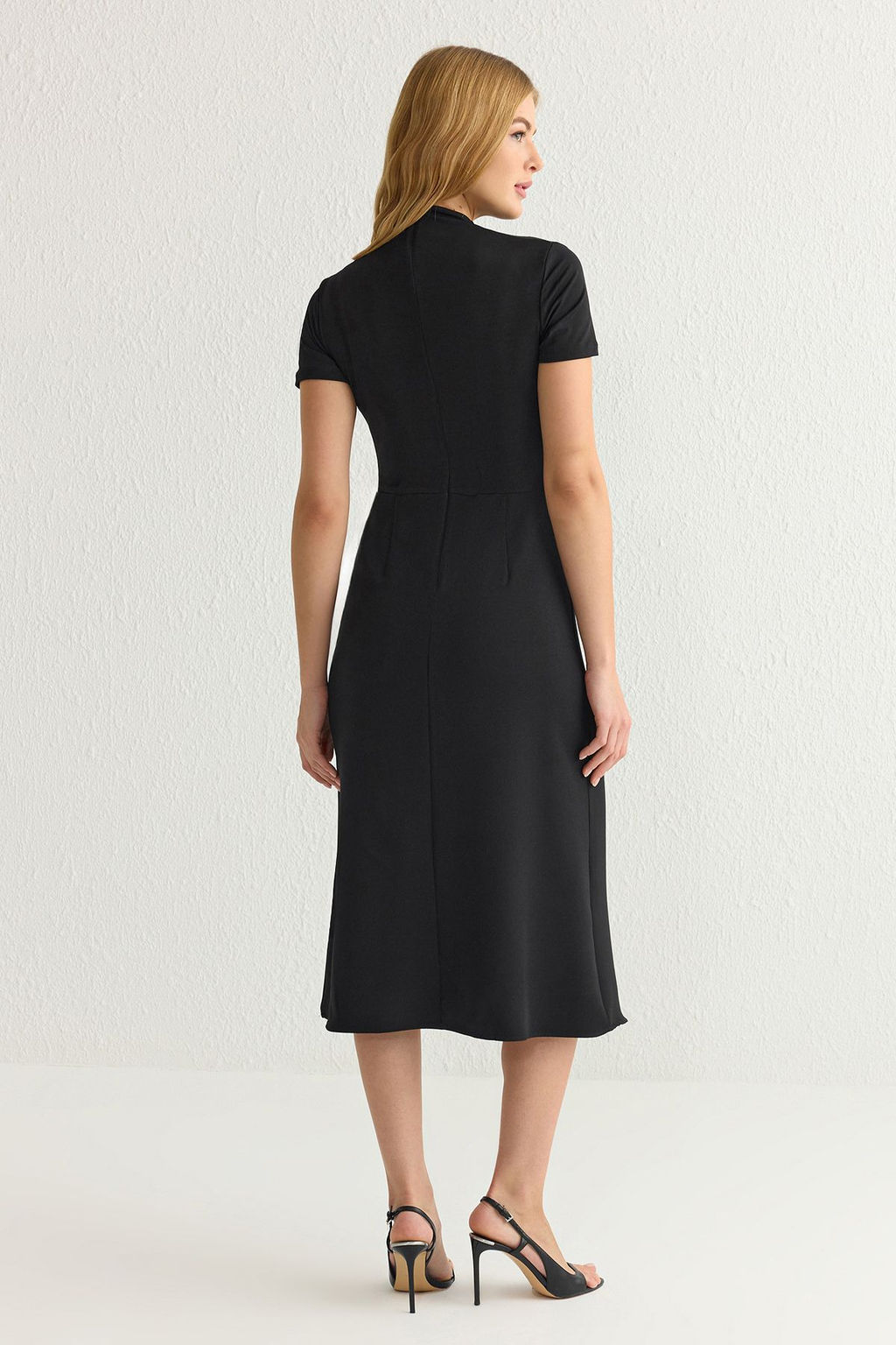 TRENDYOLMILLA Siyah Vucuda Oturan Orme Kumas Mixli Midi Dokuma Elbise TWOSS25EL00136  фото 14