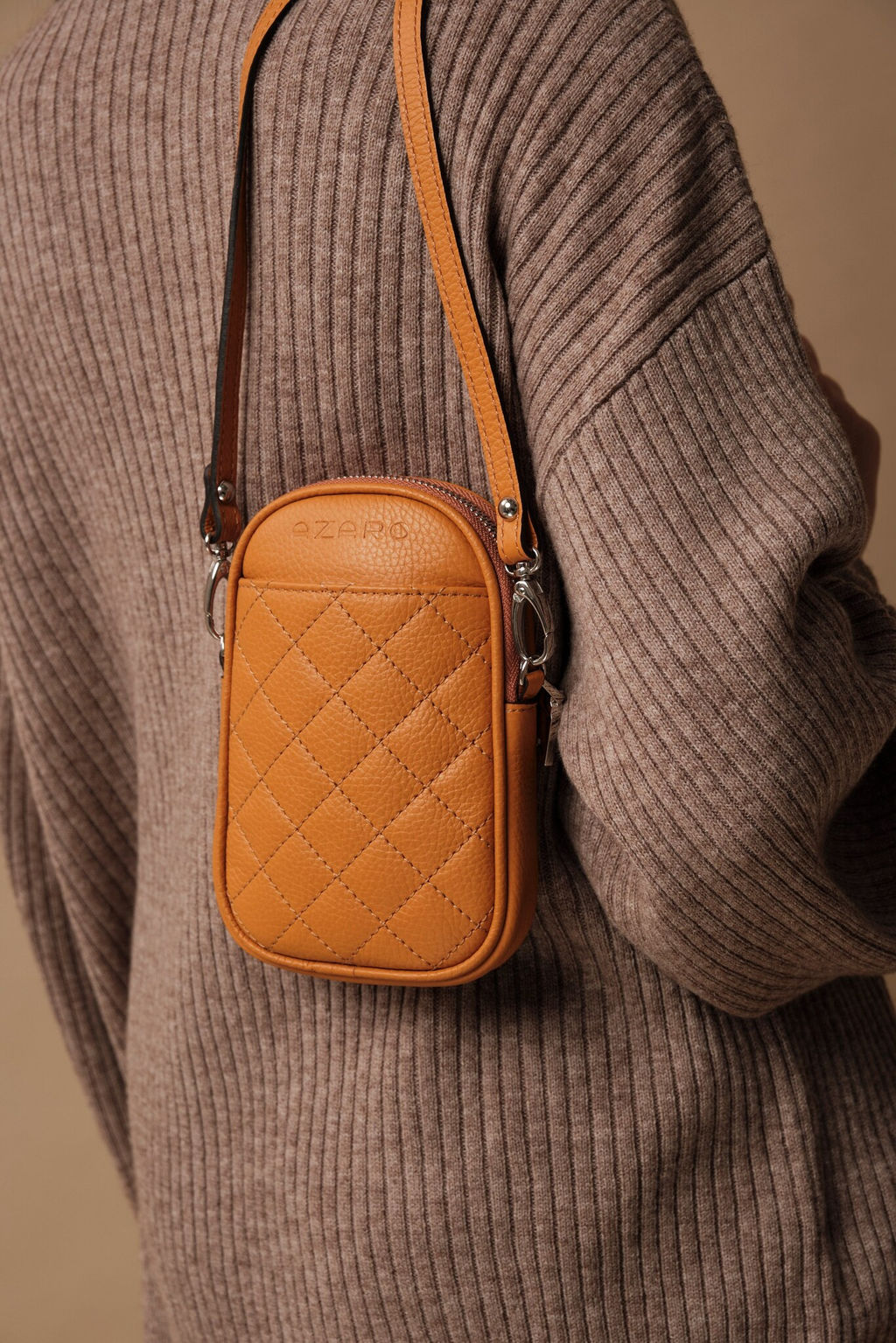 Сумка кожаная Azaro 30832 оранжевый карандаш