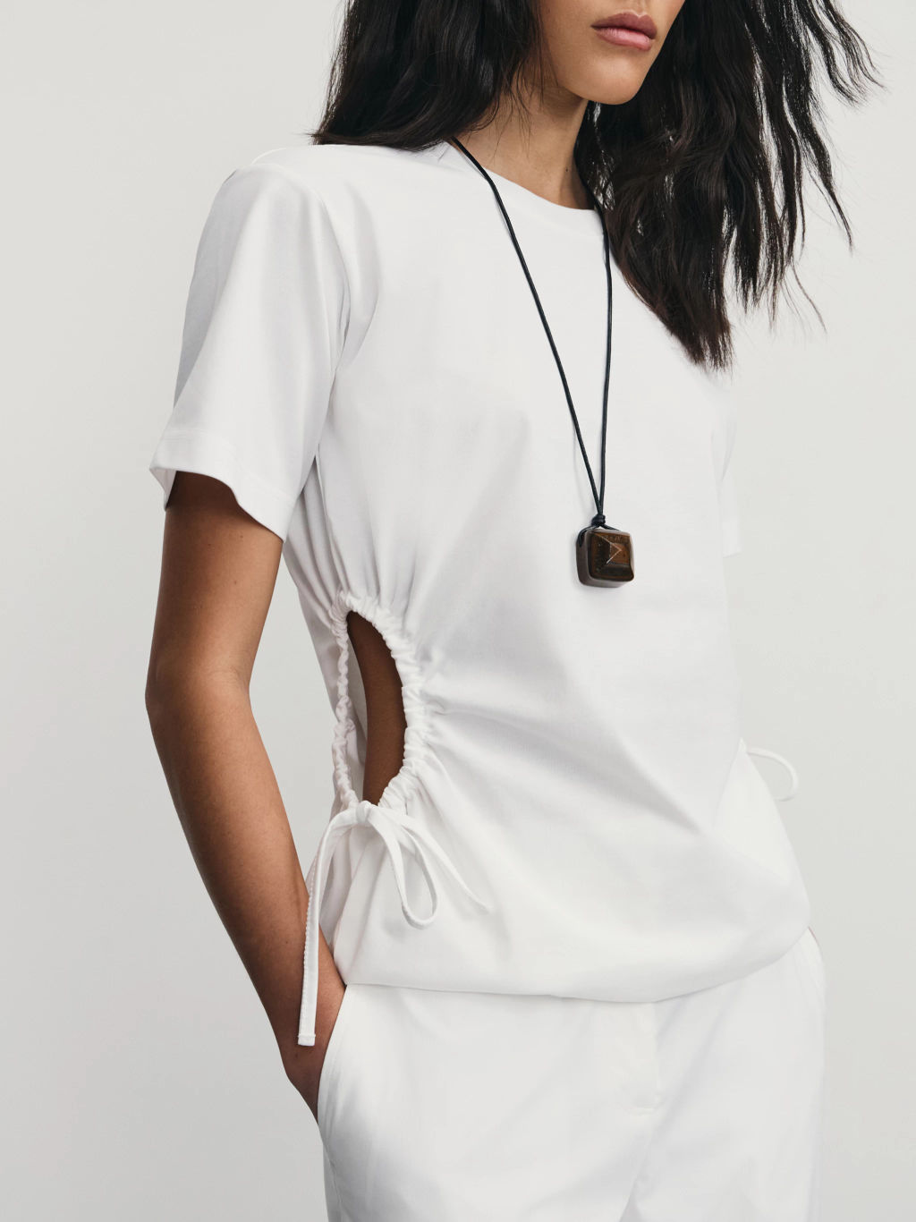 Футболка из хлопка с вырезами по бокам / Zarina  фото 3