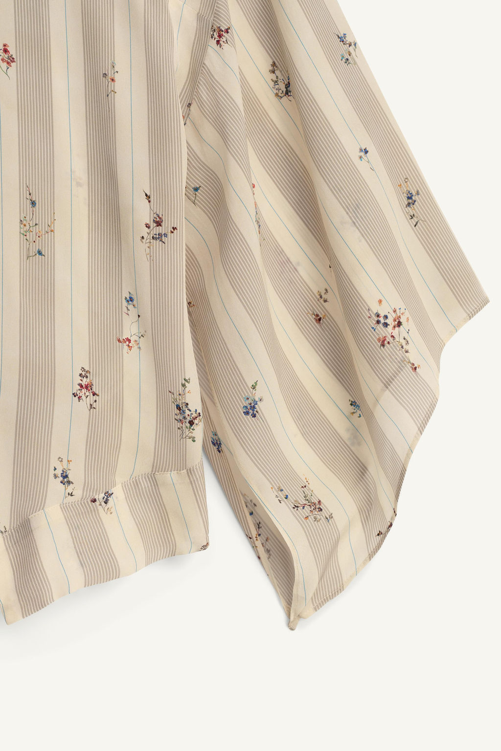 BLUSA RAYAS FLORES LIMITED EDITION / Estampado - Zara фото 7