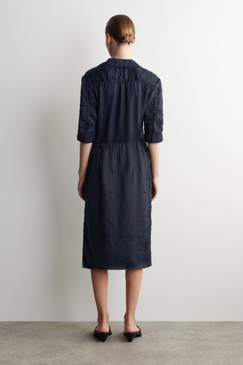 FALDA MIDI FRUNCIDA CON EFECTO ARRUGADO - H&m фото 4