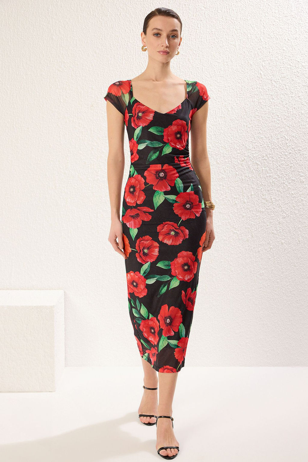 Siyah Cicekli Bodycone/Vucuda Oturan Midi Orme Elbise TWOSS25EL00081 - Trendyolmilla фото 2