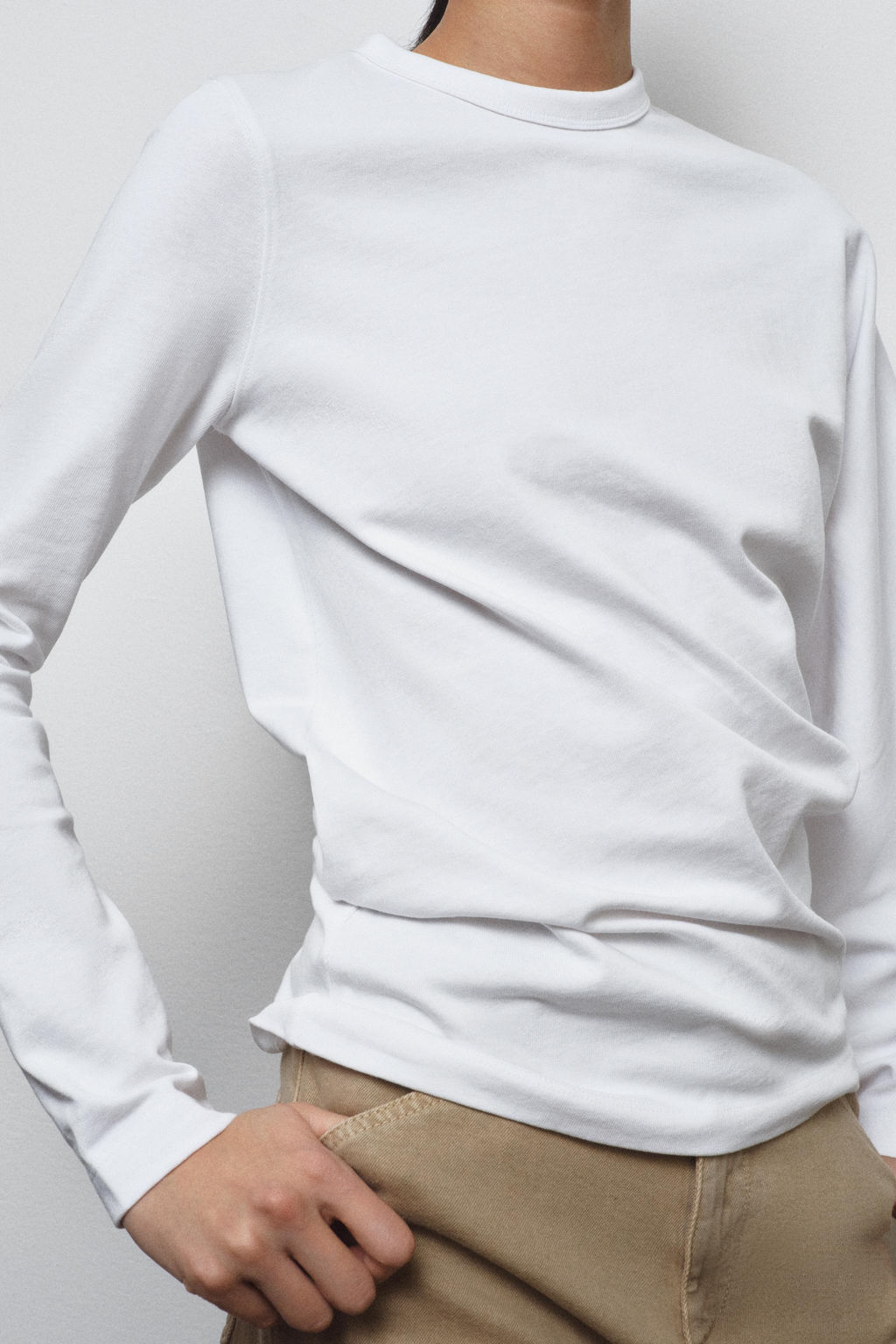 ASYMMETRIC LONG SLEEVE T-SHIRT - Zara фото 4
