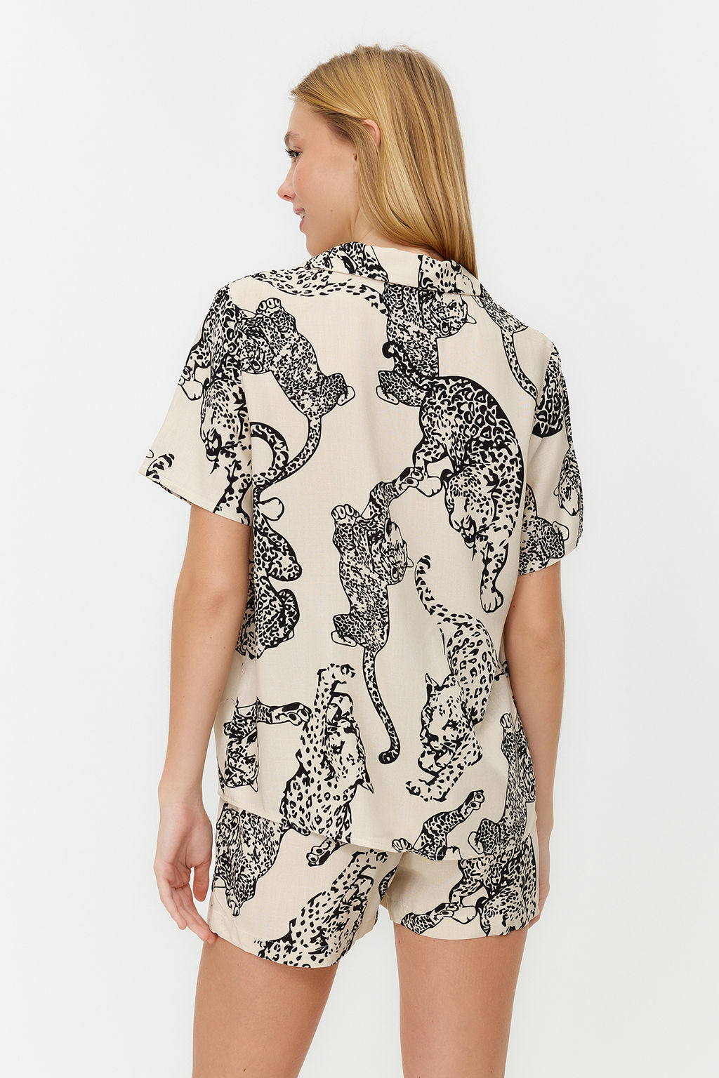 Krem Kaplan Desenli Viskon Sortlu Dokuma Pijama Tak?m? THMSS24PT00011