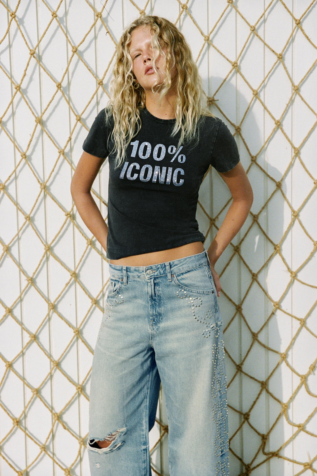 CAMISETA LAVADA TEXTO BRILLOS / Gris antracita
