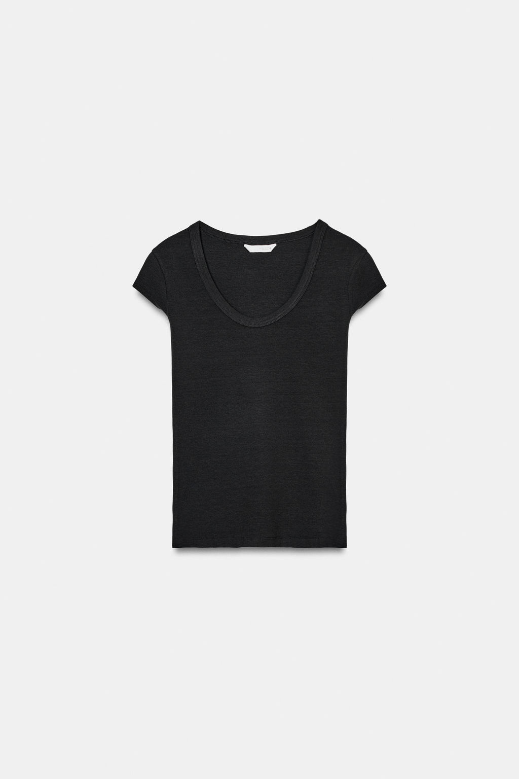 CAMISETA CUELLO OLLA / Carb?n