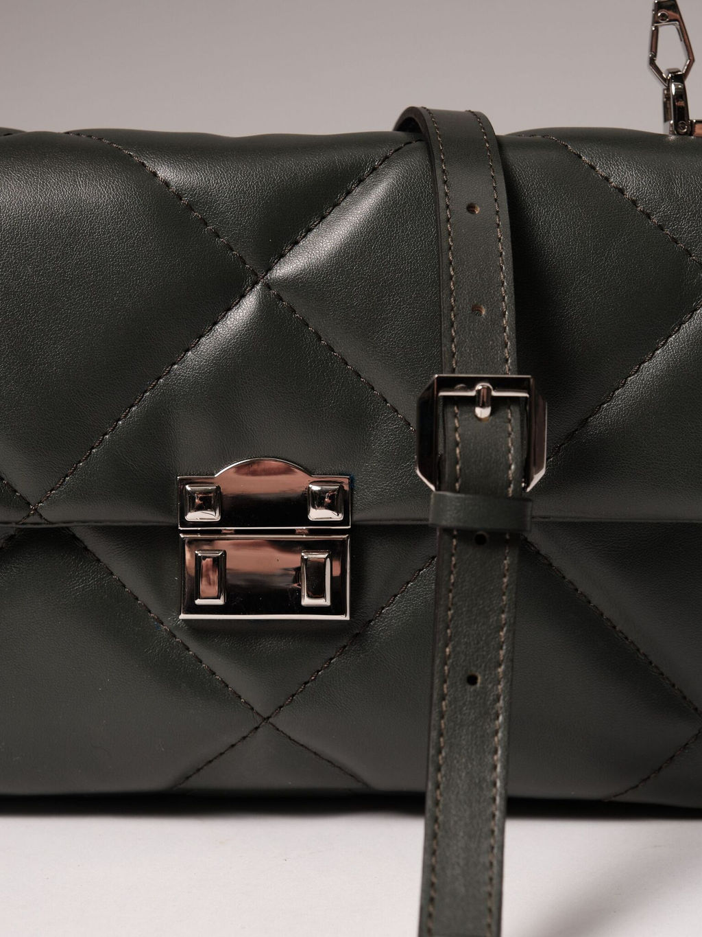 Сумка Deboro 30558 зеленый дракон