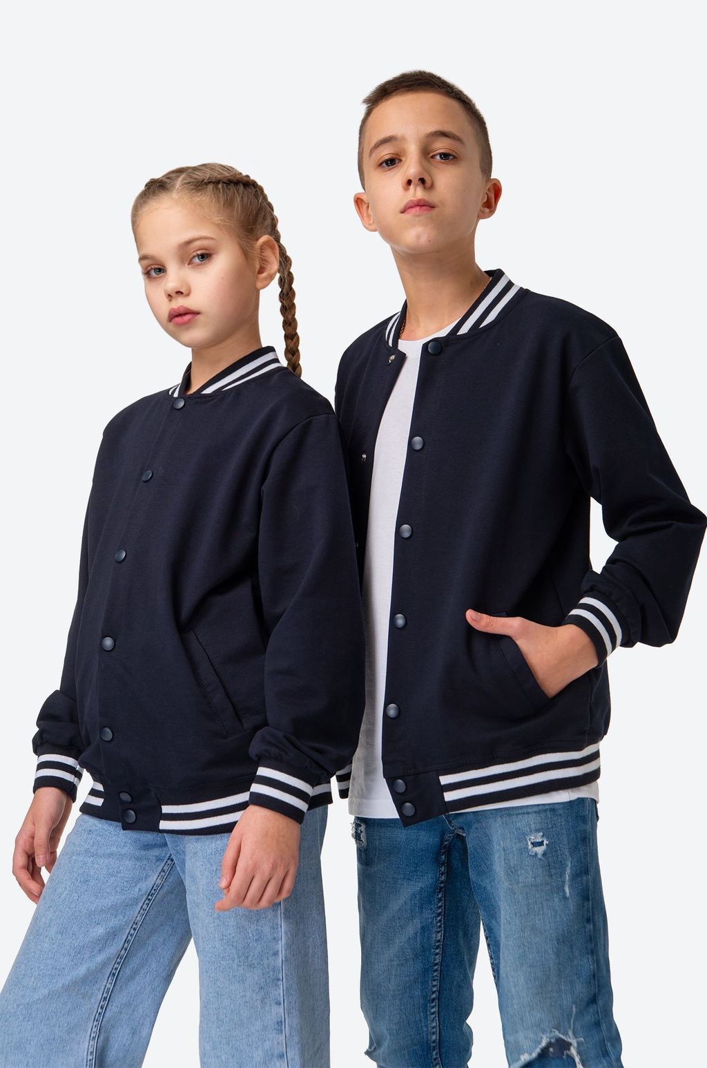 Детский бомбер из футера двухнитки с застежками на кнопках Happyfox