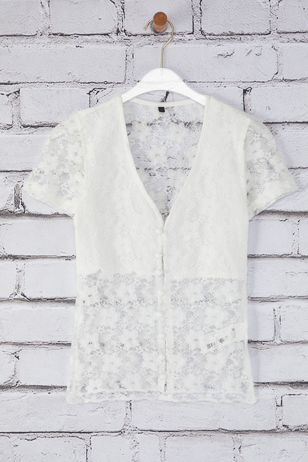 Trendyolmilla Ekru Dantel V Yaka Dugmeli Fitted/Vucuda Oturan Orme Bluz TWOSS25BZ00092  фото 5