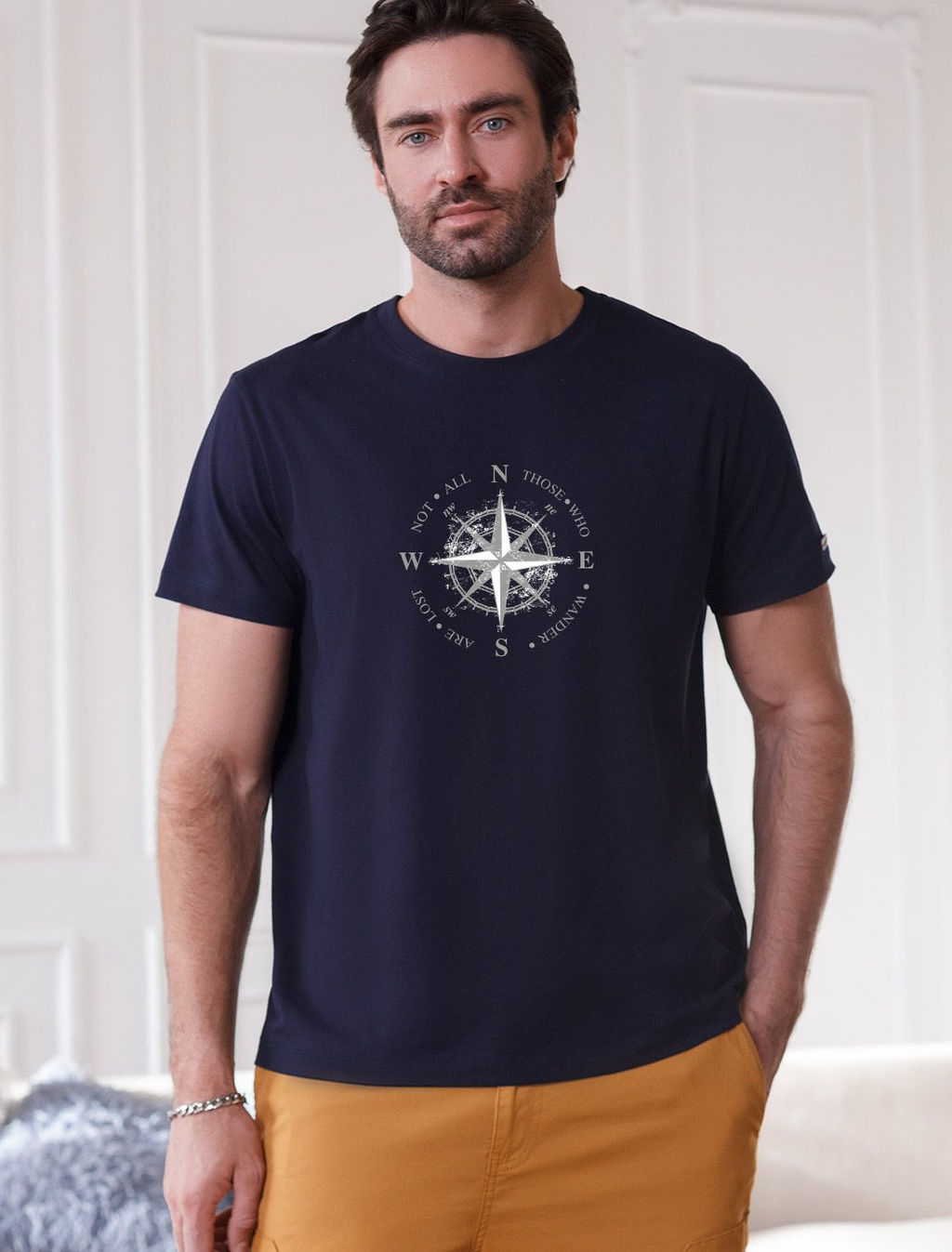 Футболка полуприлегающего кроя с принтом из премиального хлопка