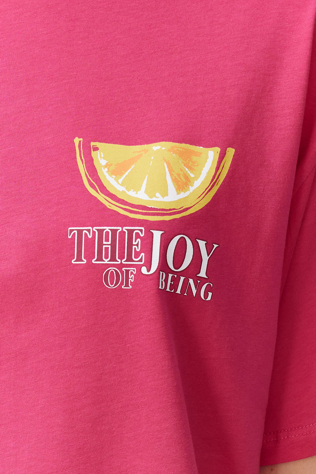 TRENDYOLMILLA Fusya Pembe %100 Pamuk S?rt ve On Bask?l? Oversize/Rahat Kesim Orme T-Shirt TWOSS24TS00233  фото 4