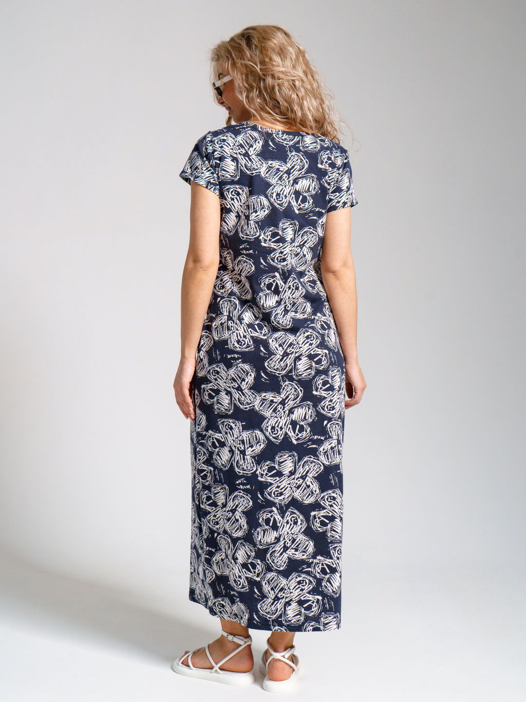 643 Платье "Цветы/т.синий"