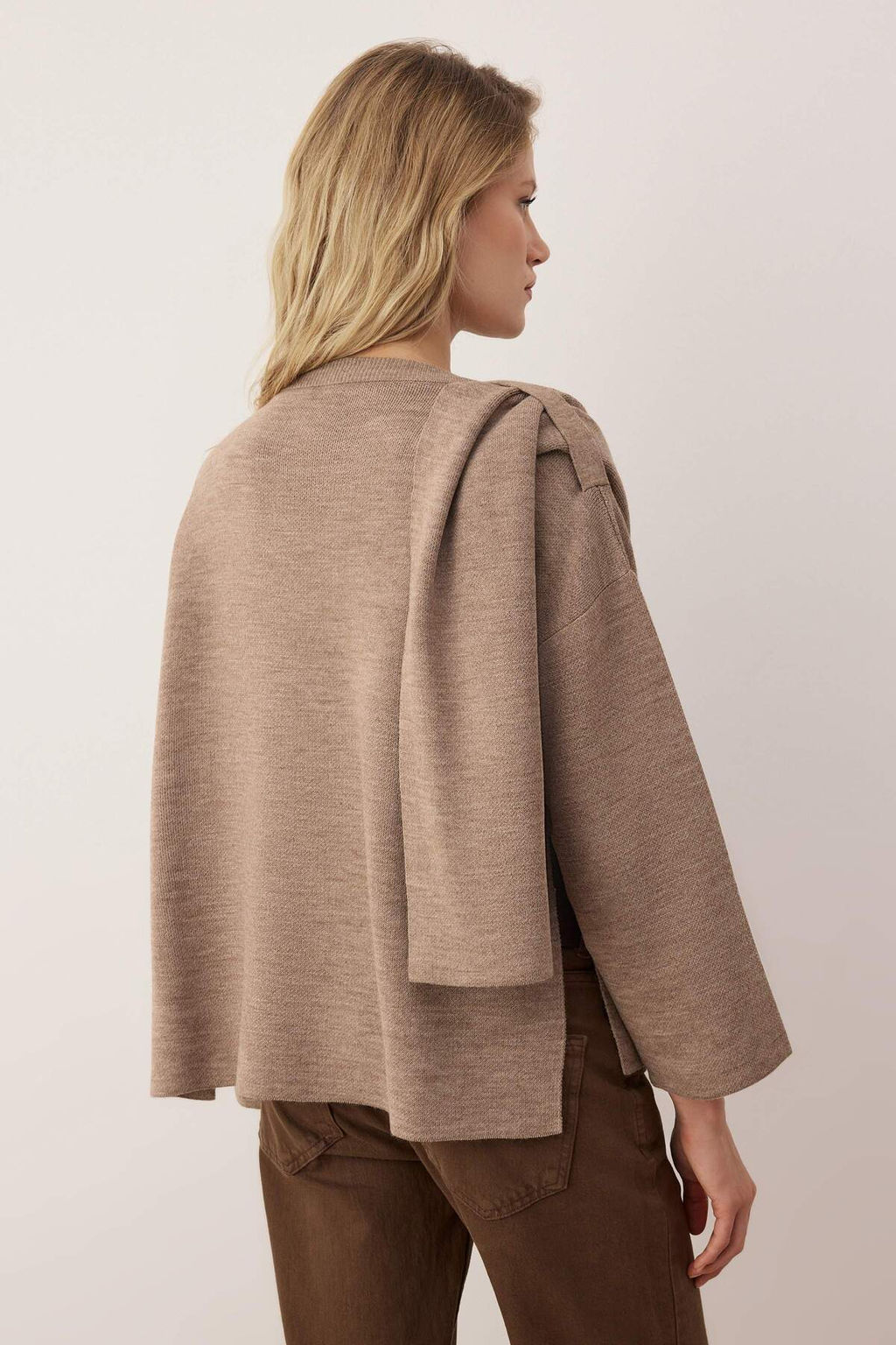 Vucut Secmeyen Vizon Super Oversize/Genis Kal?p Sal Detayl? Triko Panco TWOAW26KZ00160