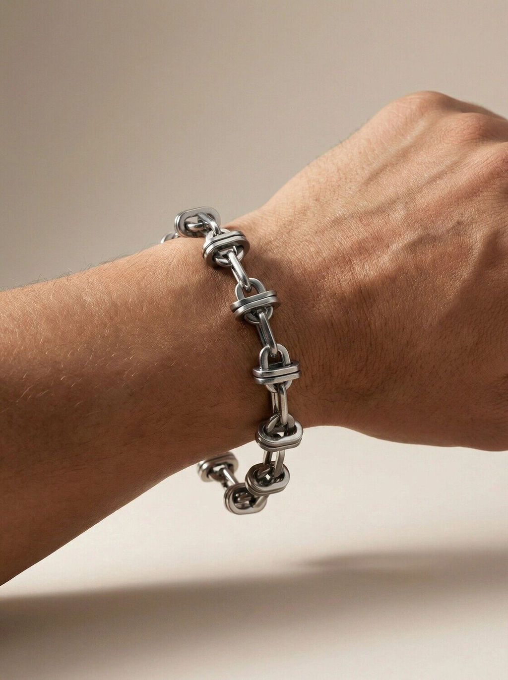 Браслет из стали