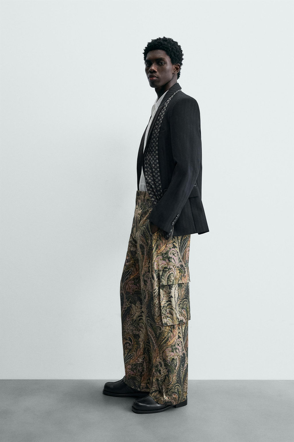 LIMITED EDITION PAISLEY BARREL FIT CARGO TROUSERS - Zara фото 4