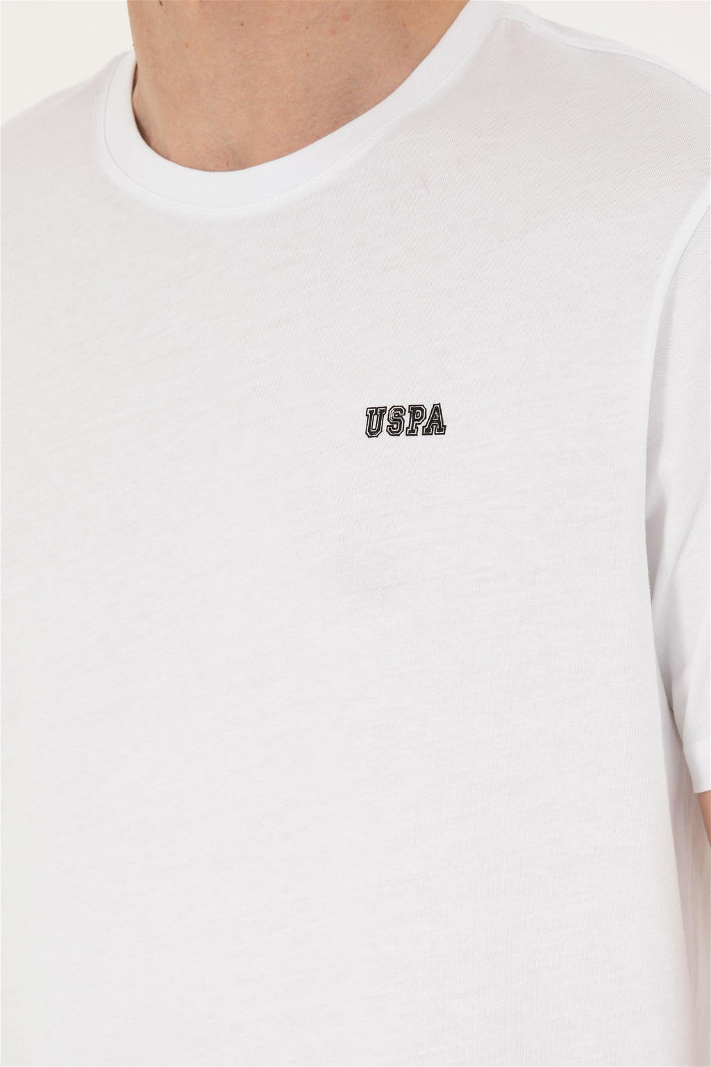 Мужская белая футболка Неожиданная скидка в корзине