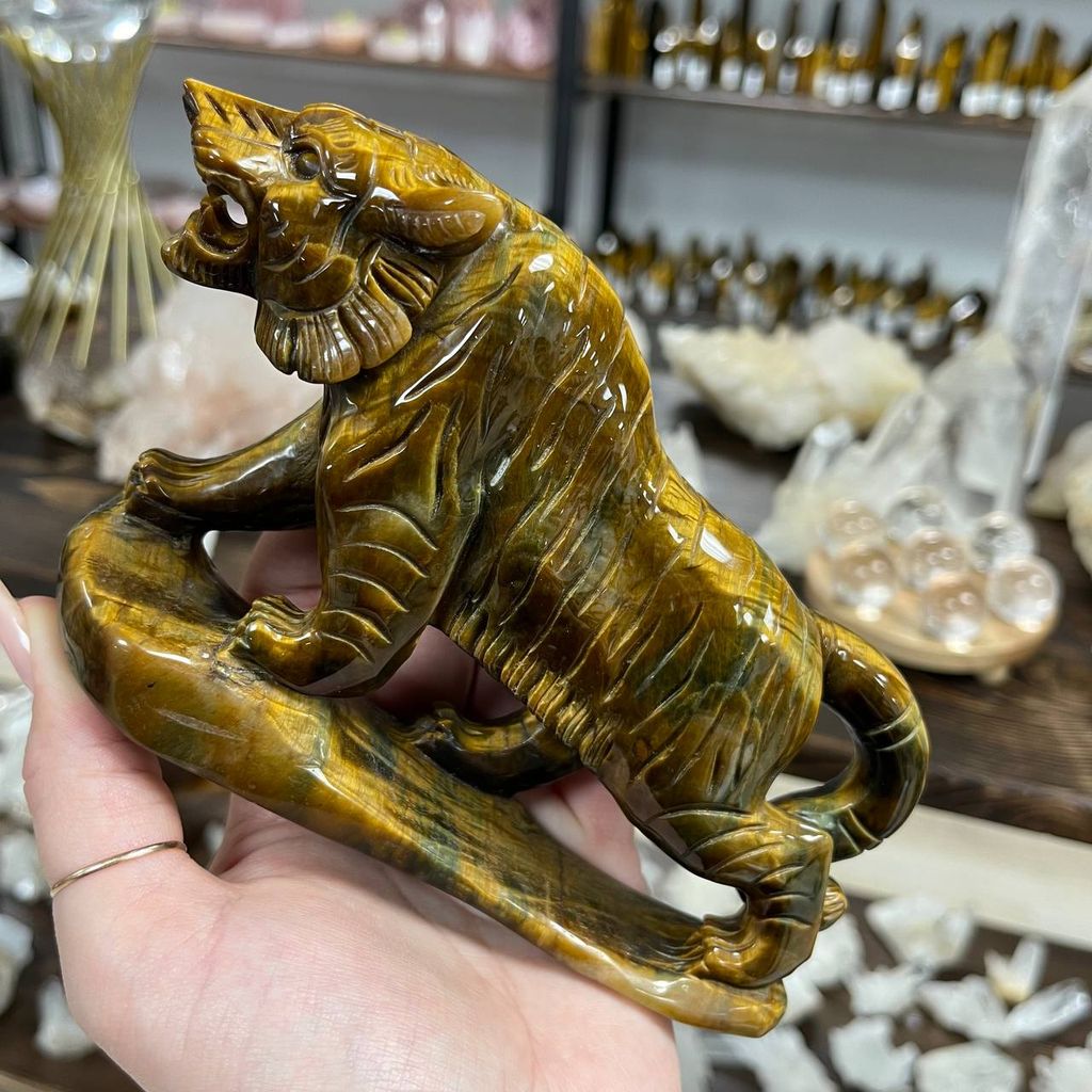 Тигр из камня Тигровый глаз