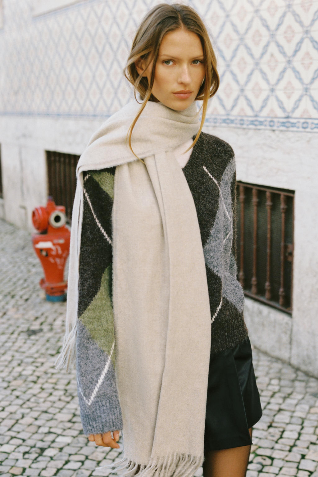 SOFT FRINGED SCARF - Zara фото 5