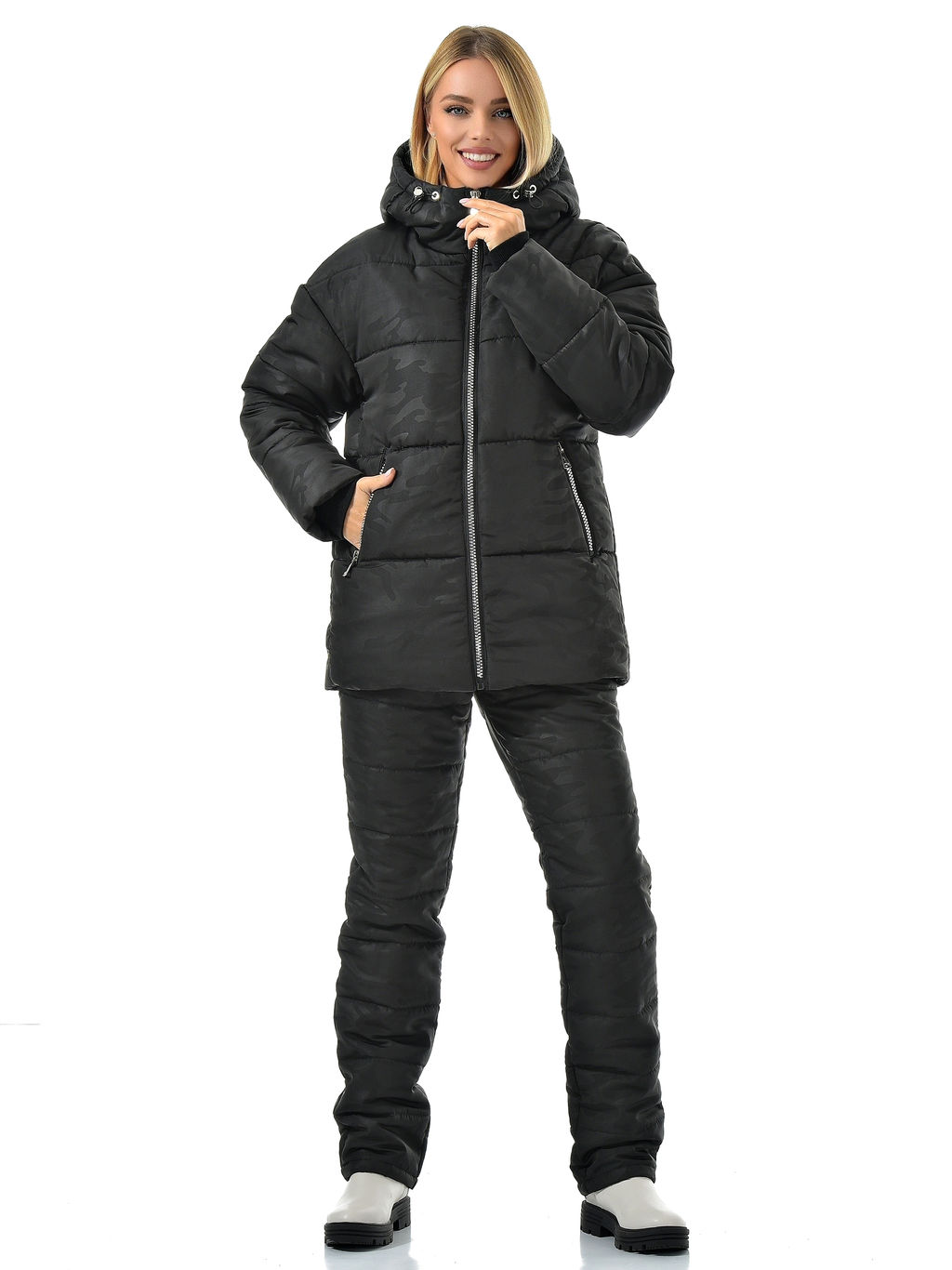 Куртка зимняя с капюшоном на синтепоне