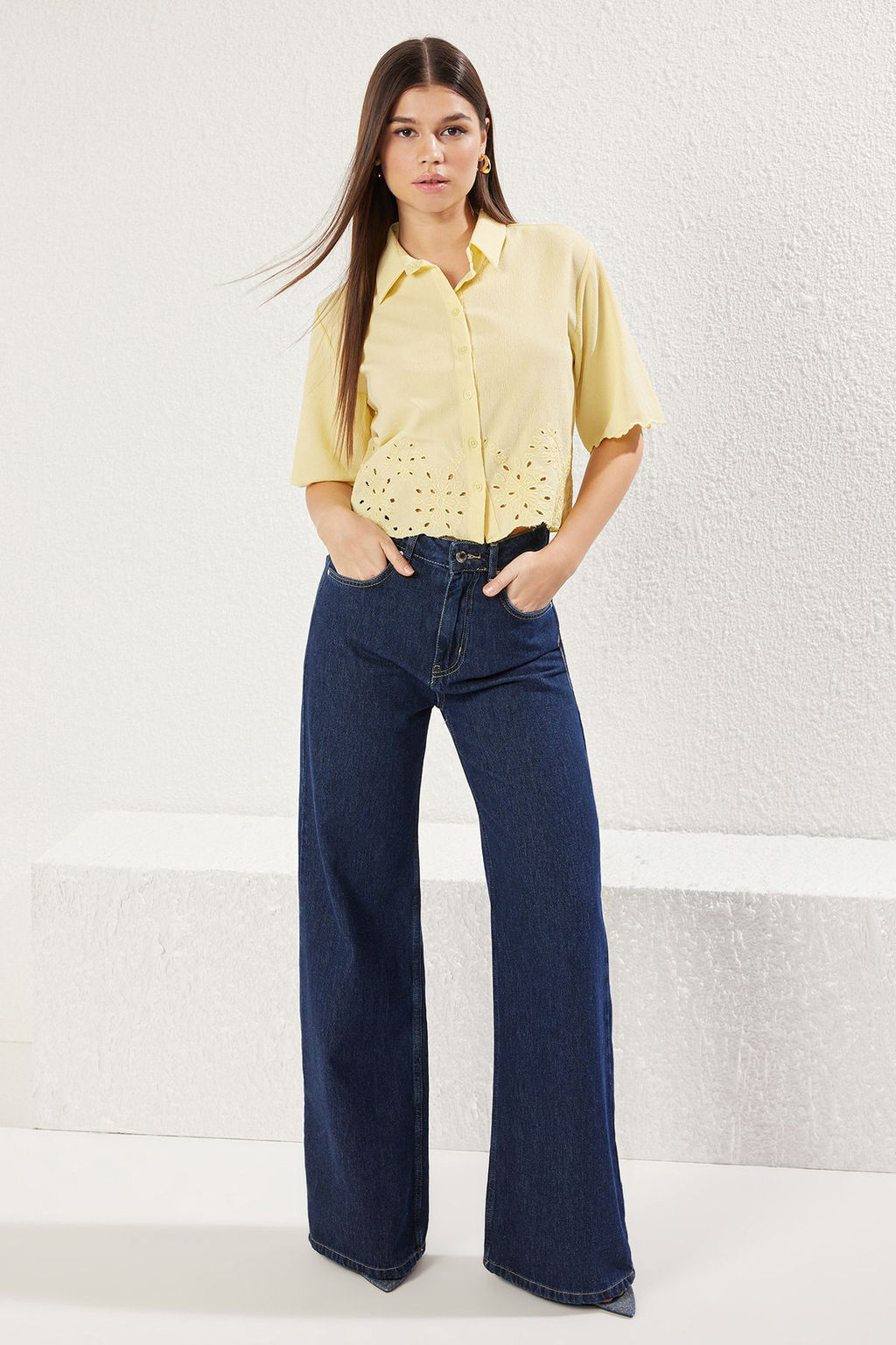 TRENDYOLMILLA Beyaz Etek Ucu Ve Kol Ucu Nak?s Detayl? Regular Normal Kal?p Dokuma Gomlek TWOSS25GO00101 фото 8