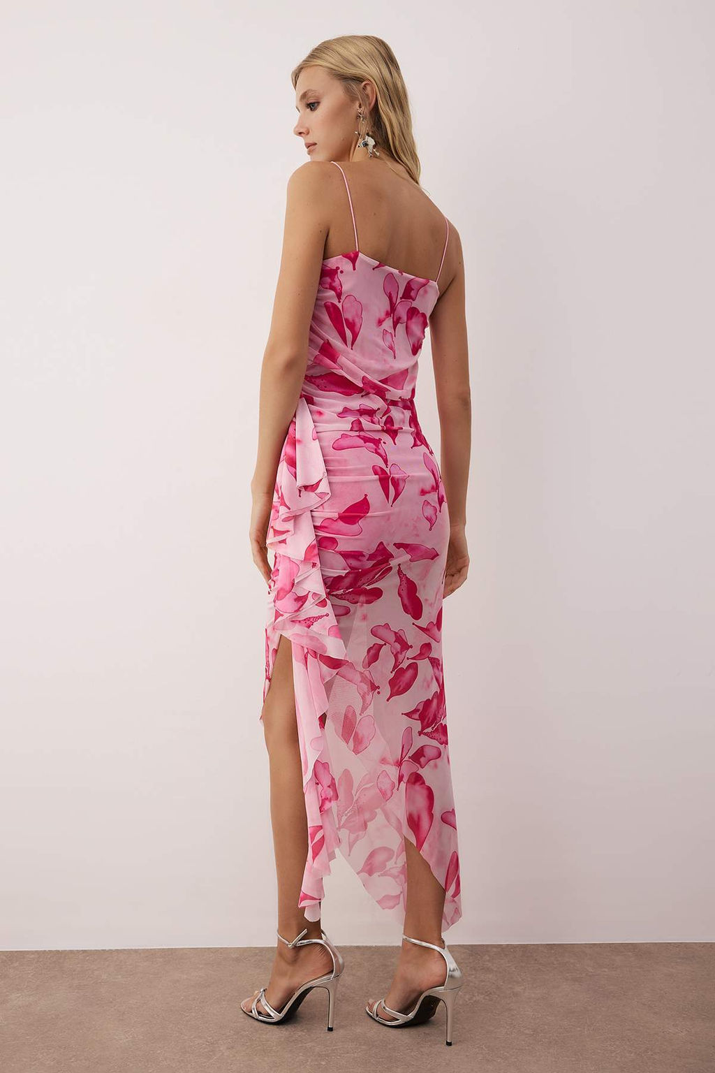 TRENDYOLMILLA Cok Renkli Vucuda Oturan F?rf?r Detayl? Tul Orme S?k Elbise TPRSS25EL00276 фото 4