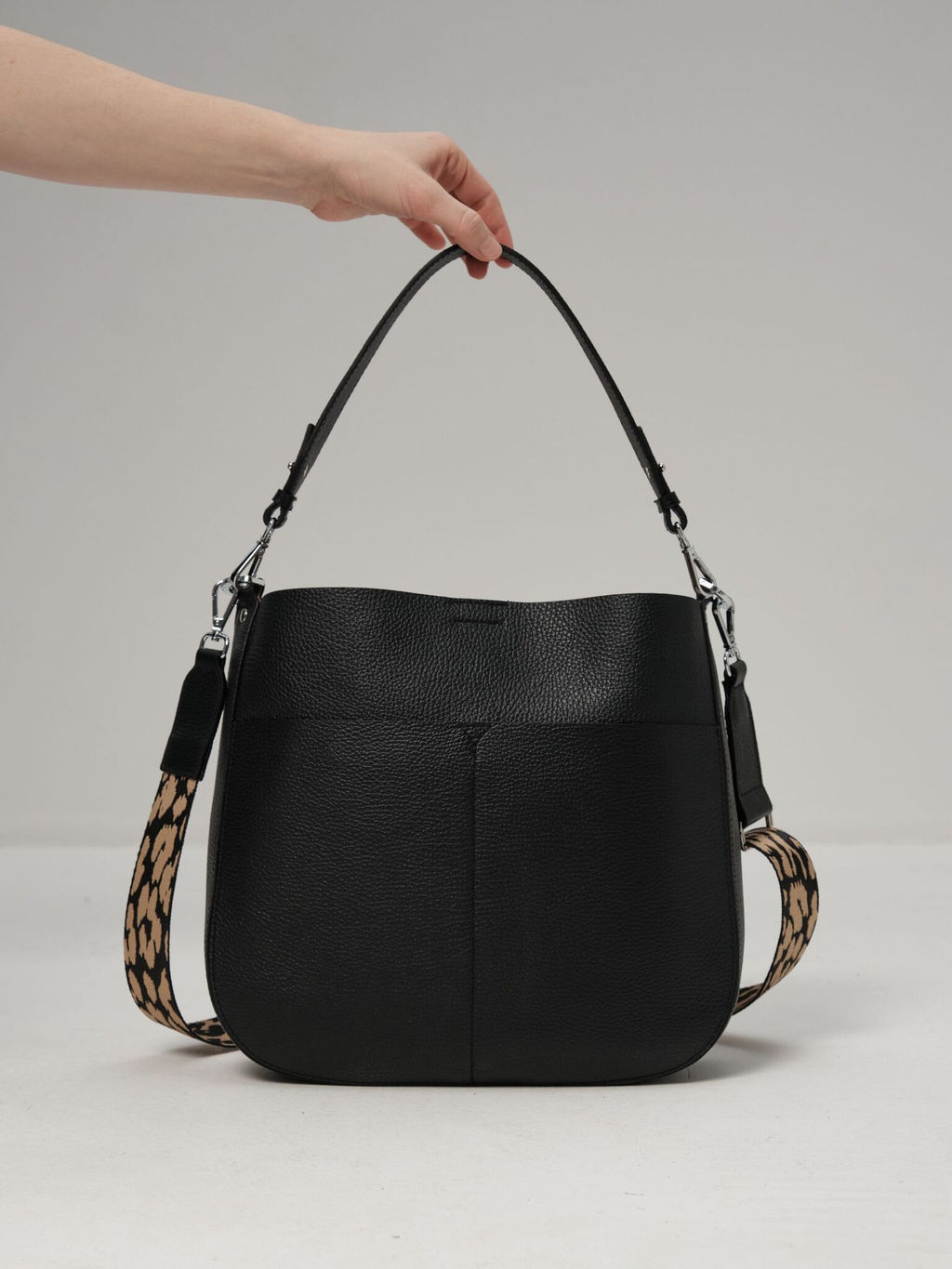 Сумка кожаная на плечо Azaro 30868 черный