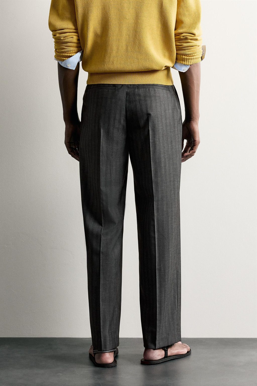 PANTAL?N RELAXED FIT PLIEGUES RAYAS / Gris - Zara фото 3
