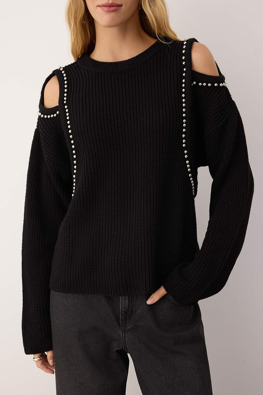 Siyah Omuz Cut Out/Pencere Detayl? Inci Islemeli Triko Kazak TWOAW26KZ00185