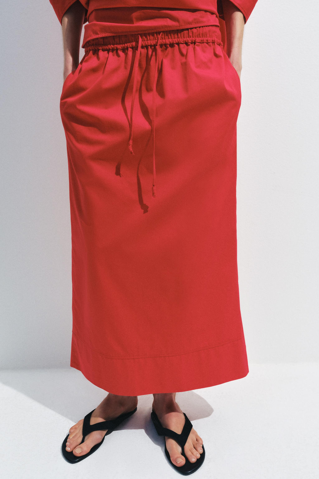FALDA MIDI POPEL?N ZW COLLECTION / Rojo - Zara фото 3