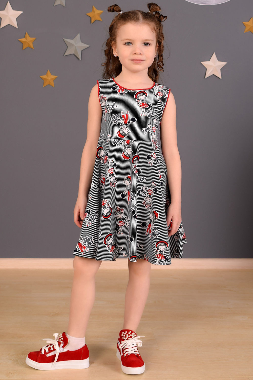 Платье для девочки стильное