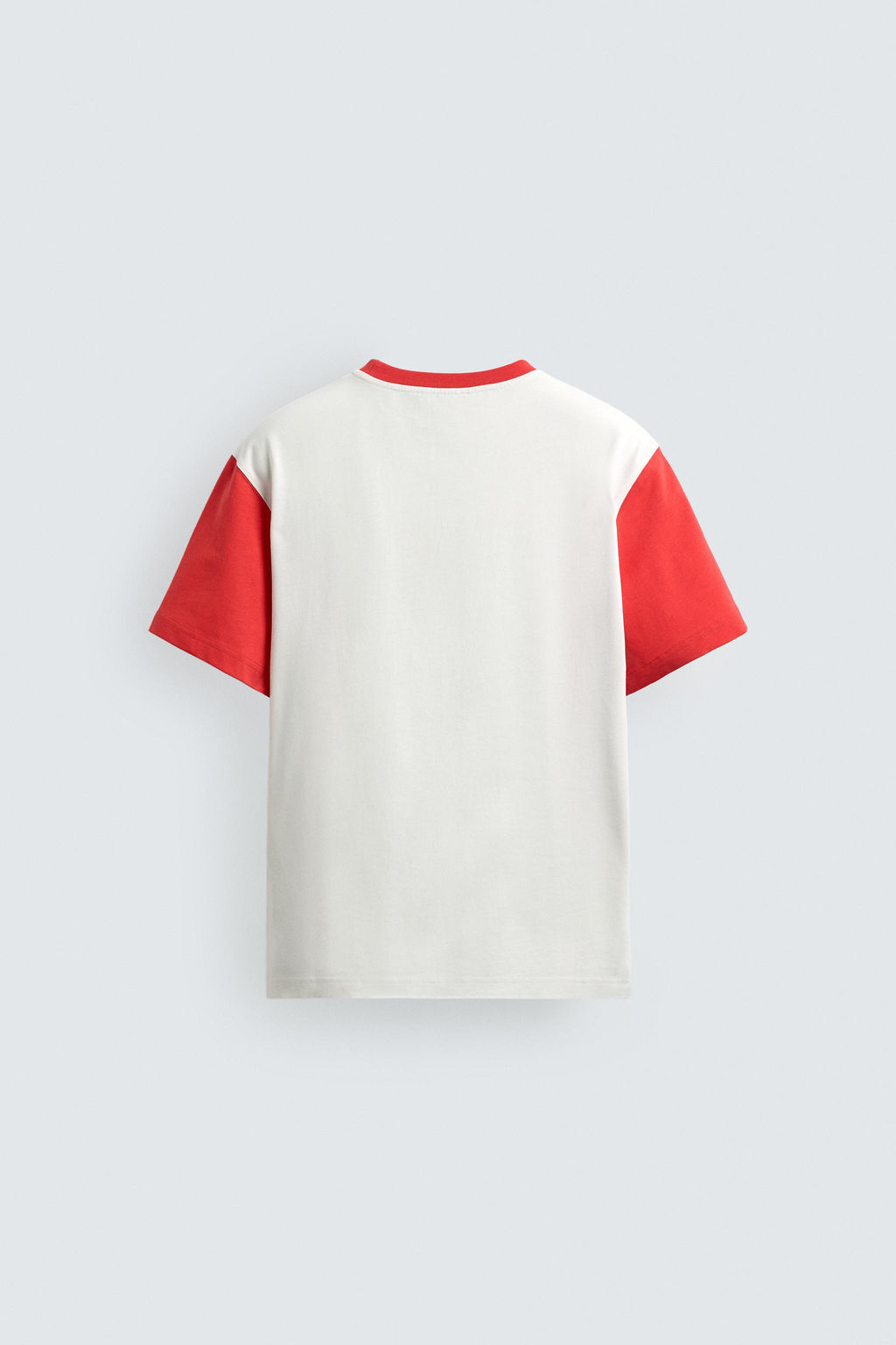CAMISETA COLOR BLOCK PARCHE COMBINADO / Blanco roto