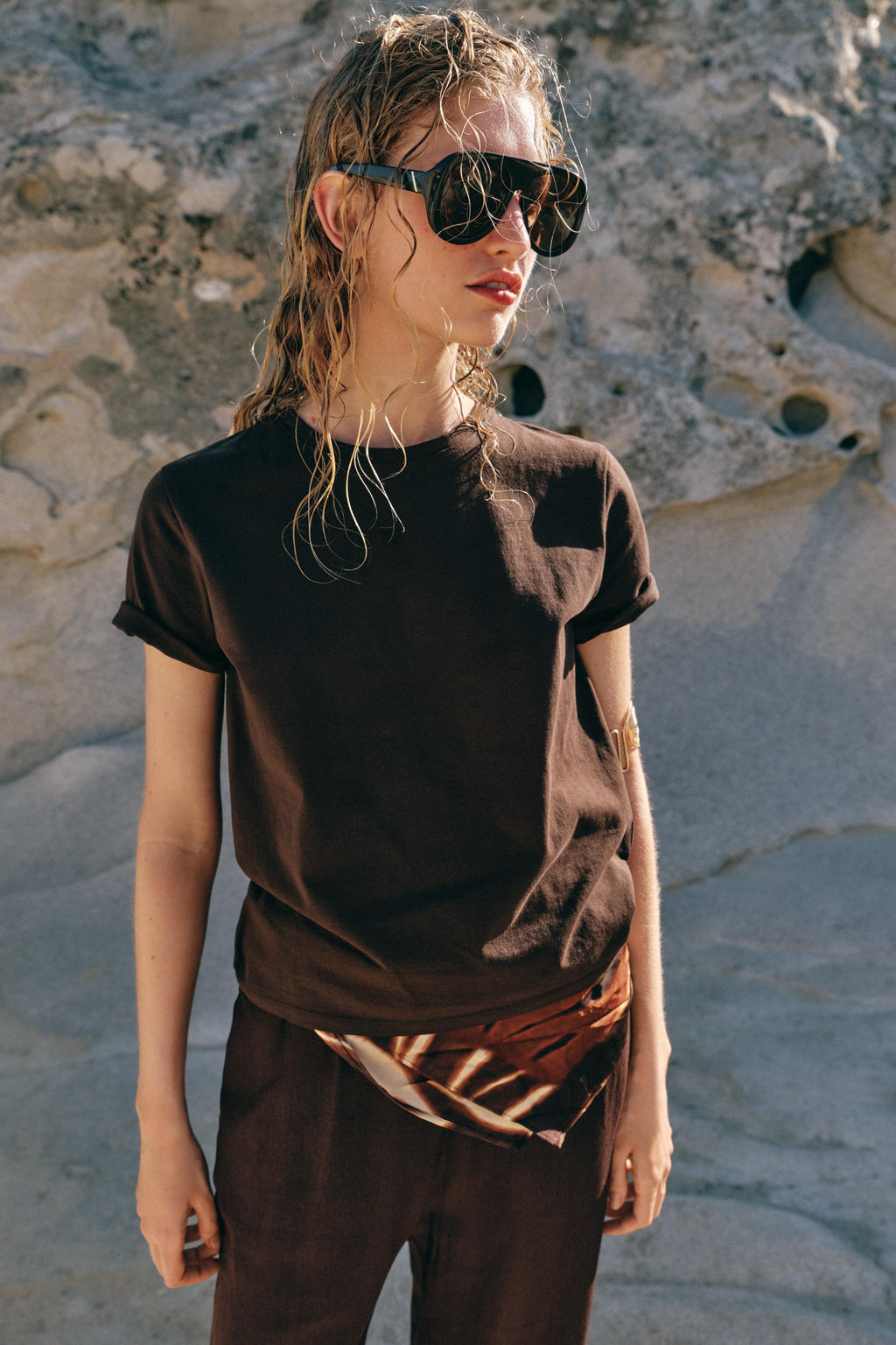 CAMISETA R?STICA ALGOD?N / Chocolate - Zara фото 3