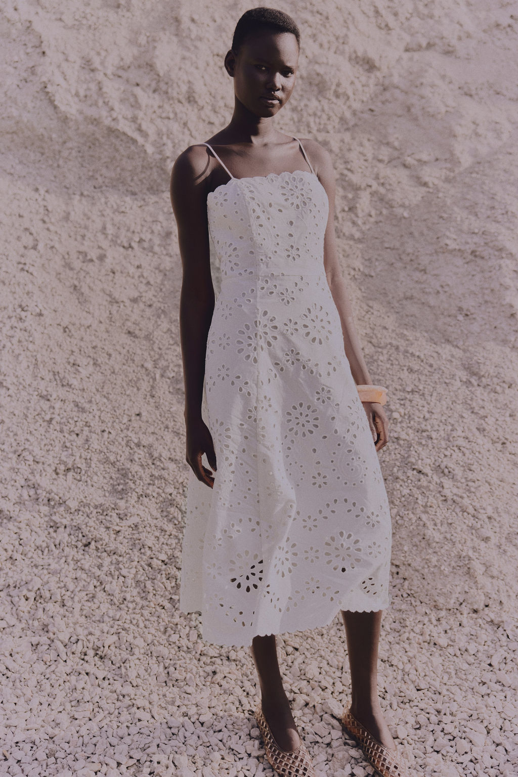 Vestido de tirantes con bordado ingl?s - H&m фото 3