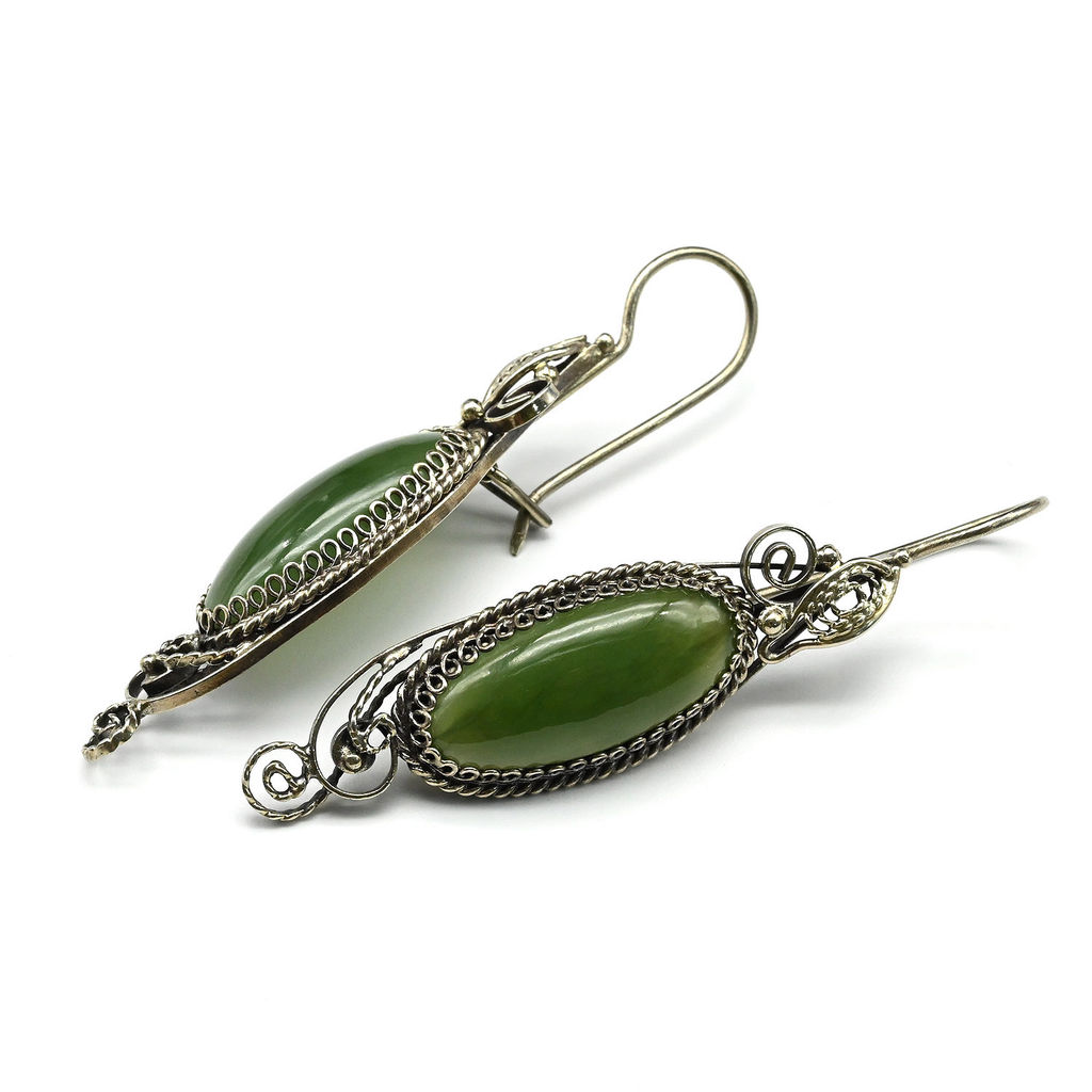 Серьги нефрит "Овал" 12*46мм.