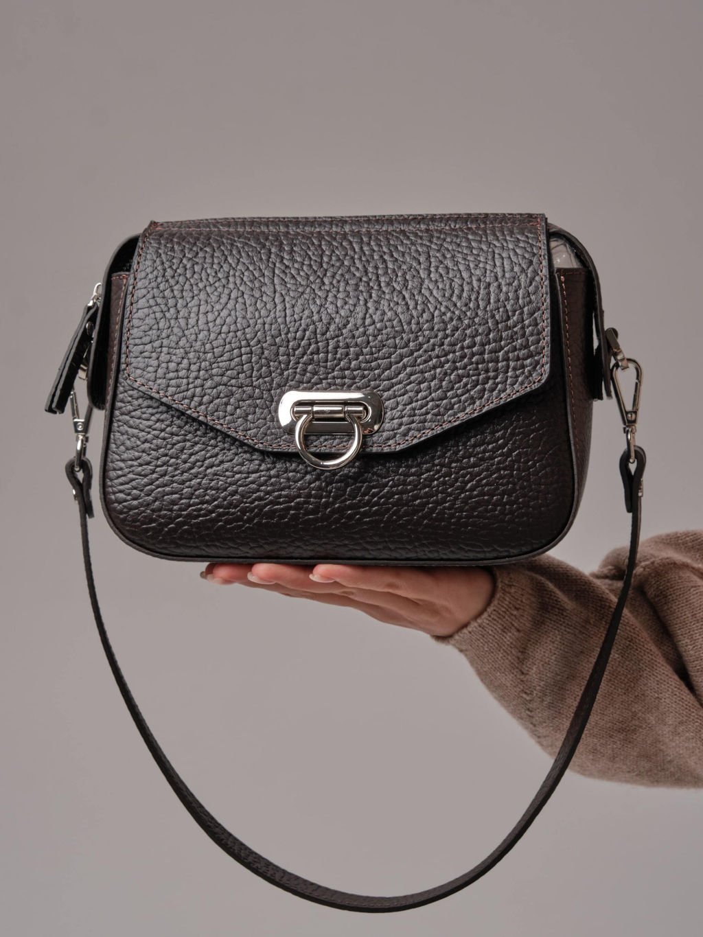 Женская сумка кросс-боди Azaro 3684 темно-коричневый соло