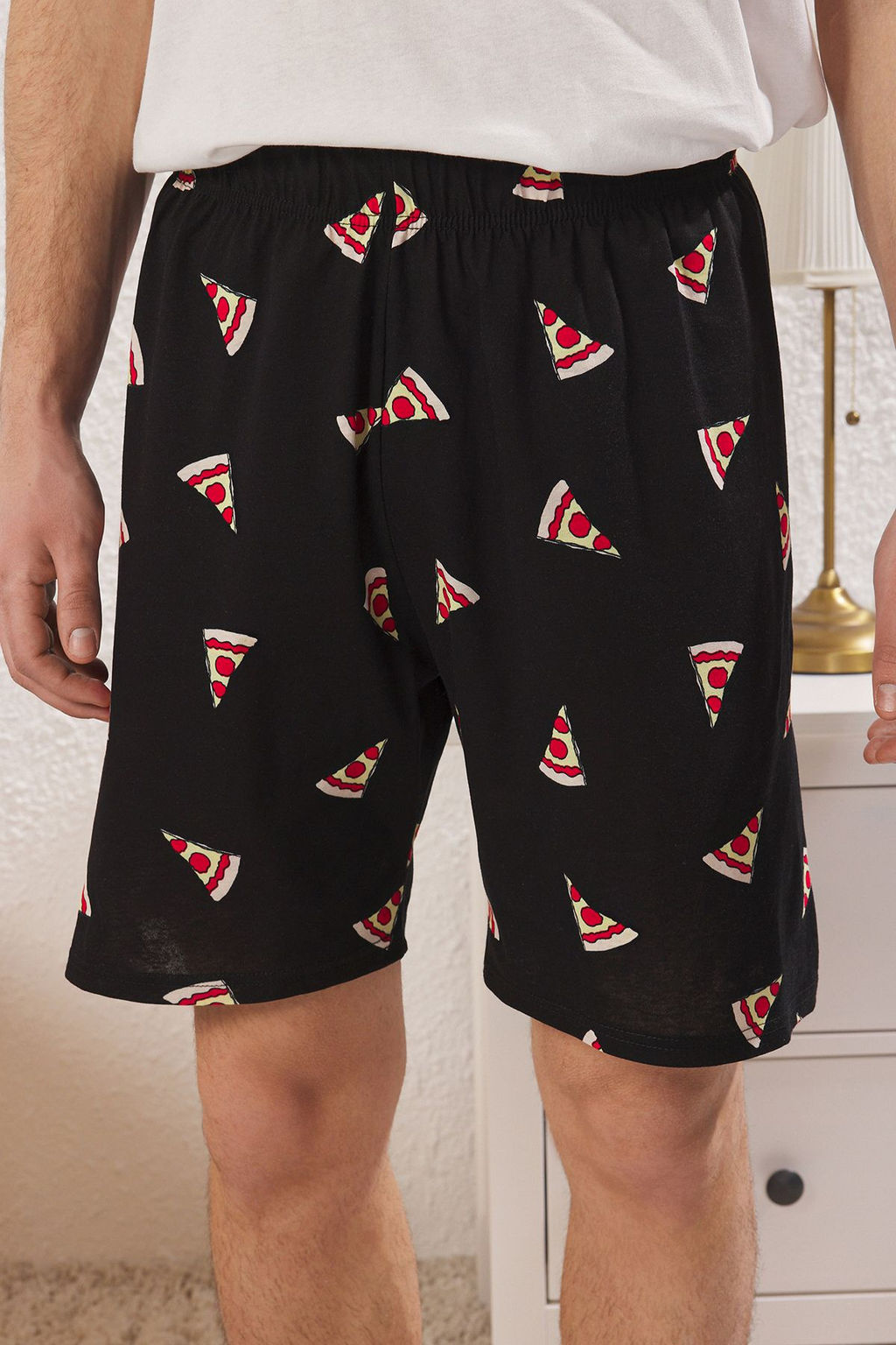 Trendyolmilla Man Ekru Siyah Regular Fit Pizza Bask?l? %100 Pamuk Couple Orme Erkek Pijama Tak?m? TMNSS25PT00048  фото 4