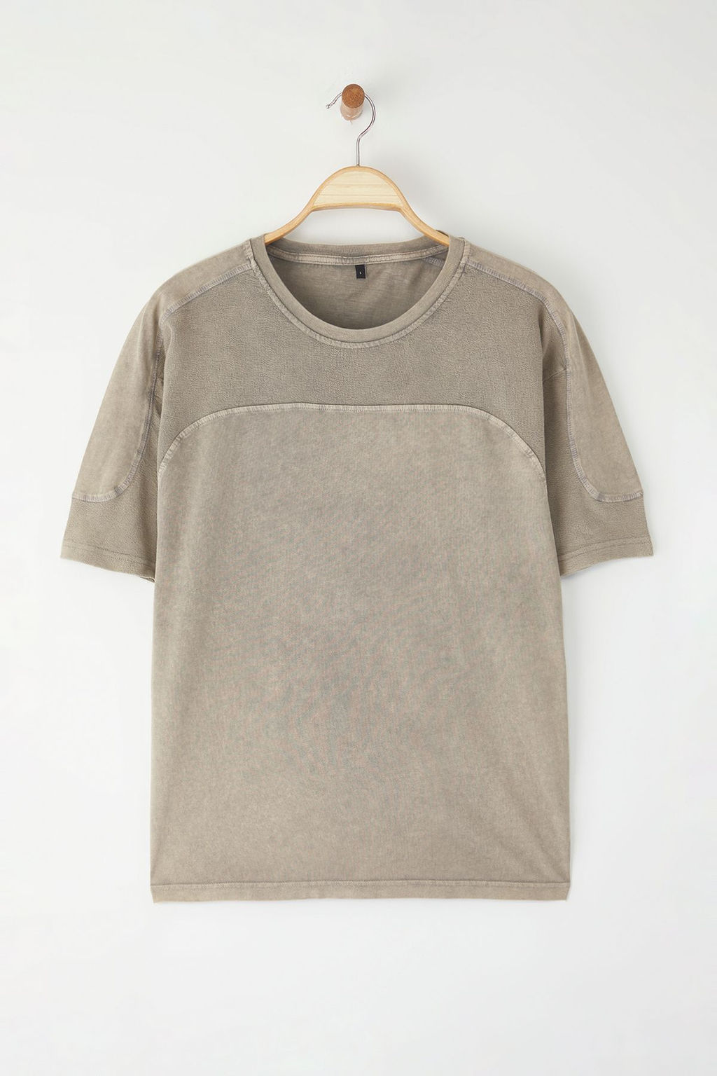 TRENDYOL MAN Vizon Oversize/Genis Kesim Eskitme/Soluk Efekt Kumas Mix Detayl? T-Shirt TMNSS25TS00014 - Trendyolmilla фото 8